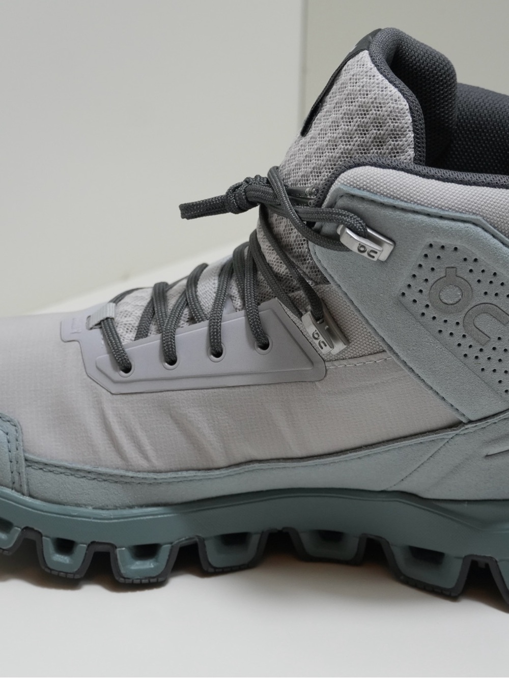 On Cloud Mid-Top Women's Trail Sneakers - Light Gray with Seafoam Sole - Picture 3 of 6